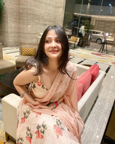 model Call Girls in Zirakpur